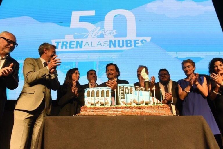 A 50 años del Tren a las Nubes, Sáenz destacó a nuestro ícono turístico distinguido como Marca País