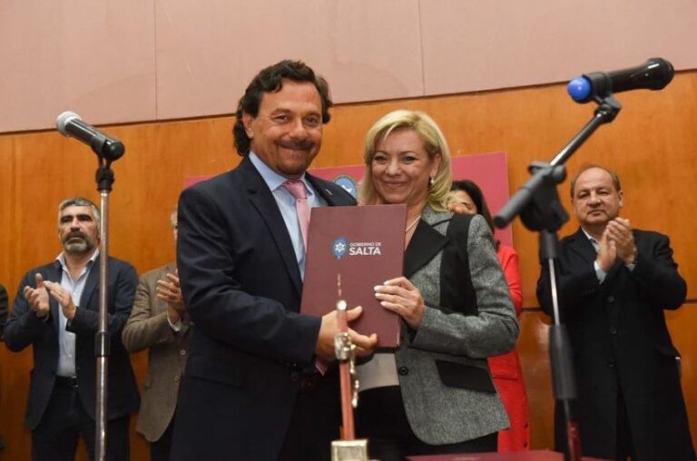 Sáenz puso en funciones a la nueva Secretaria de Seguridad de Salta, la primera mujer en ocupar este cargo