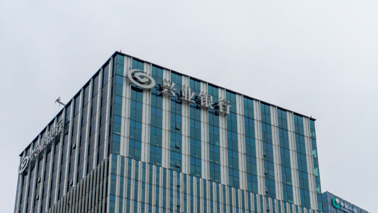 La participación de China en la deuda estadounidense cae por debajo del billón de dólares por primera vez desde 2010