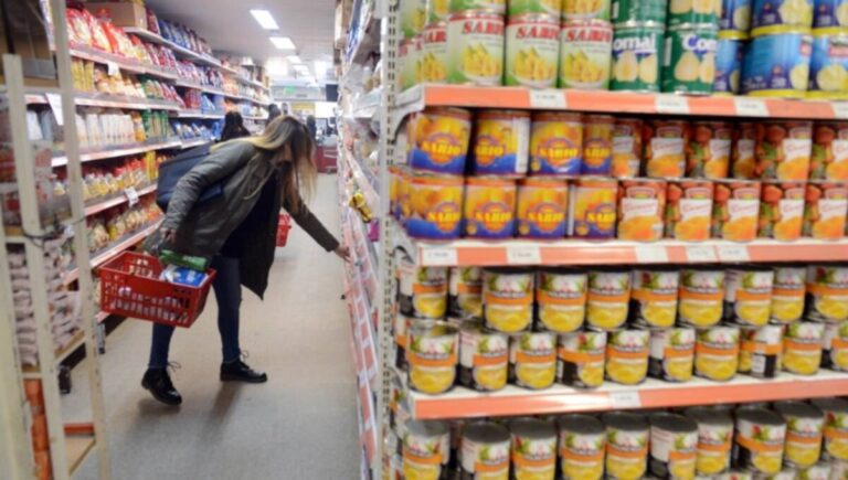 Estiman que la inflación en octubre seguirá arriba del 6%