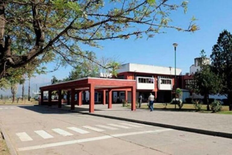 Rige para la administración pública una suba salarial del 93% anual