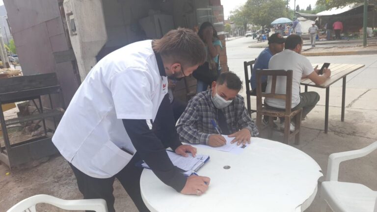 La Municipalidad realiza intensos operativos contra la venta ilegal y el mal uso de espacios públicos