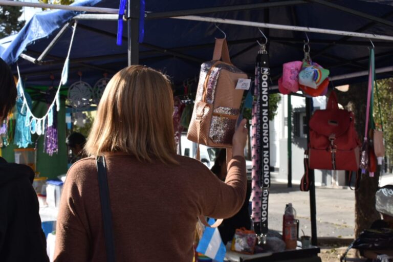 Este sábado se realiza la Feria municipal de Emprendedores en el Paseo de los Poetas