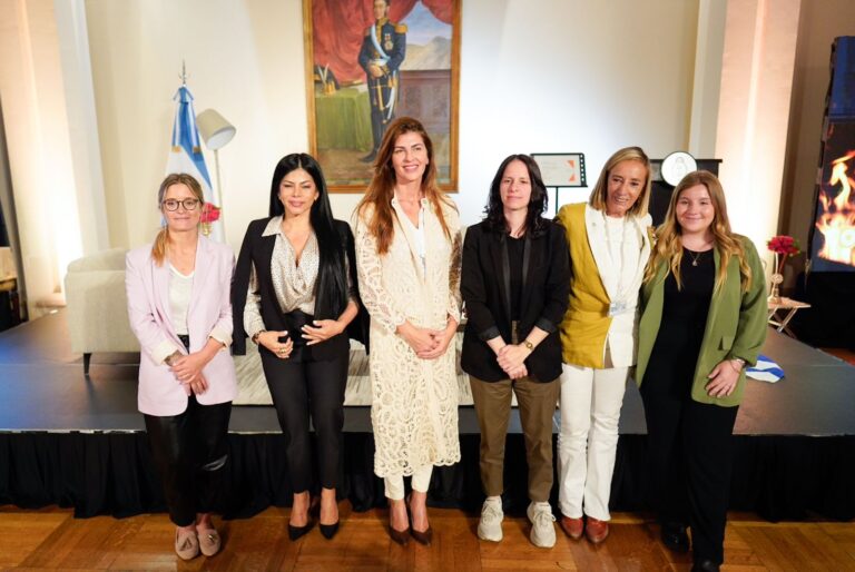 Bettina Romero: “Los gobiernos debemos acompañar a las mujeres generando y ampliando oportunidades reales para su progreso”