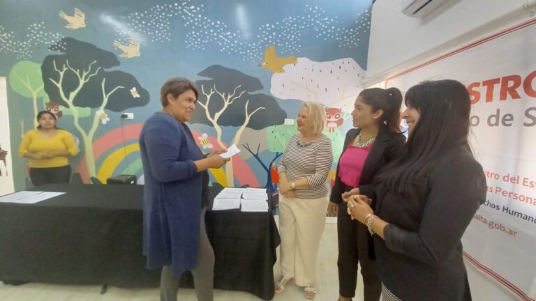 Vecinos completan su documentación con el operativo de identidad del municipio