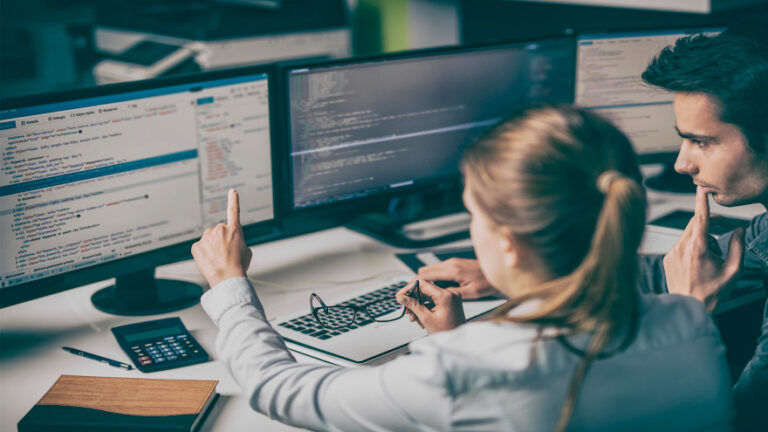 Despidos, de a miles y miles: por qué grandes firmas dejan a tanta gente sin «laburo» y su impacto en Argentina