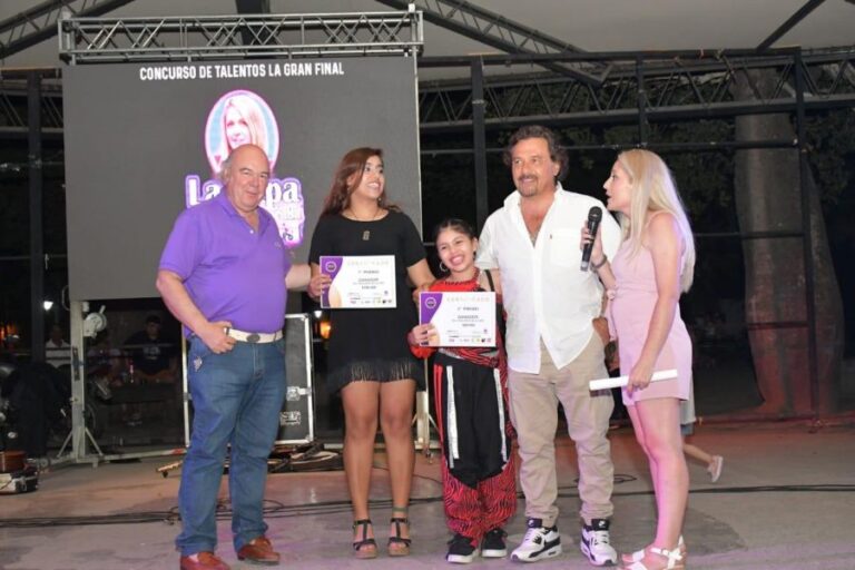 Gustavo Sáenz estuvo con talentosos jóvenes salteños