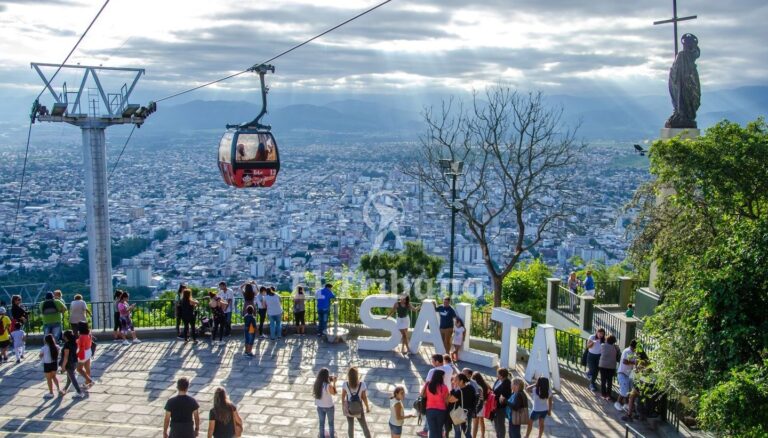 Durante el fin de semana largo,1,2 millones de turistas se trasladaron a lo largo del país