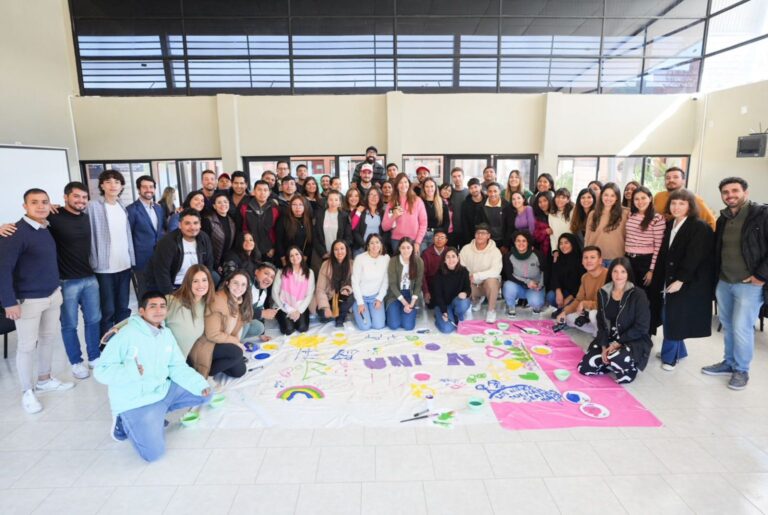 Bettina Romero: «Seguiremos trabajando para abrir más espacios de encuentro a los jóvenes»