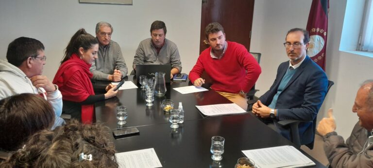 La Municipalidad acordó con los gremios un nuevo aumento salarial del 34% 