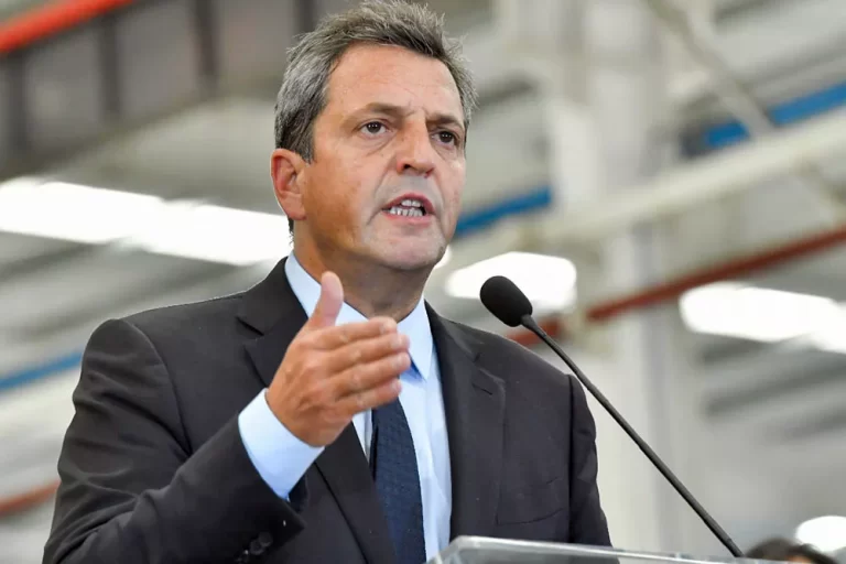 Massa precisa mantener al dólar controlado para que la inflación no se dispare más antes de las elecciones