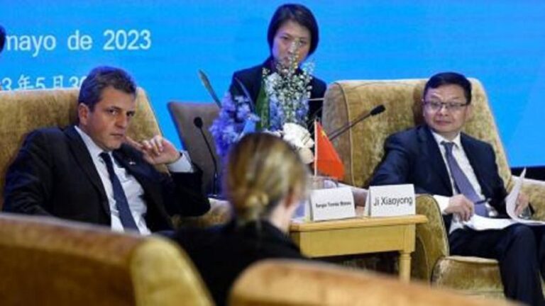 El Gobierno tendrá US$10.000 millones de “libre disponibilidad” para intervenir sobre el dólar