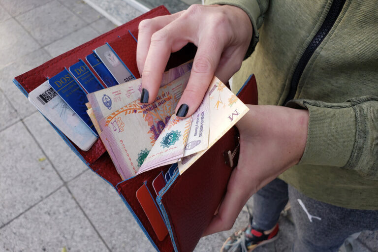 El salario mínimo será de $ 118.000 el aumento será del 34% en tres tramos