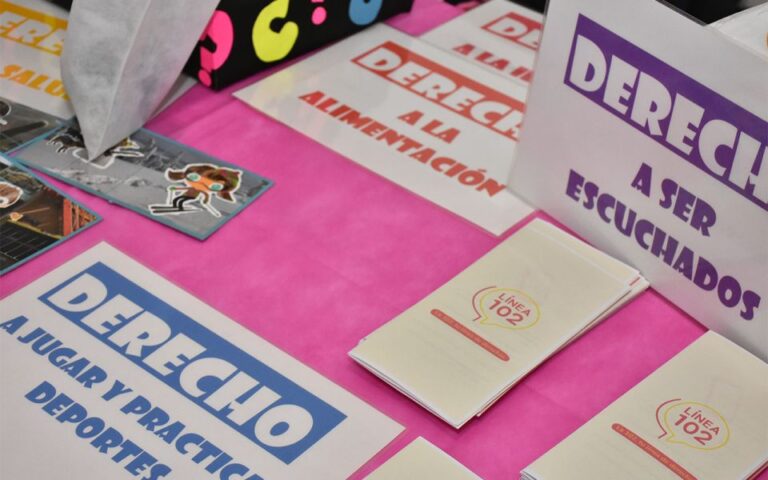 En vacaciones de invierno la LINEA 102 funciona para escuchar a niñas, niños y adolescentes