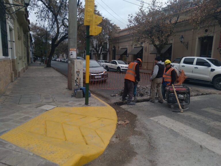 La Municipalidad continúa con trabajos integrales del plan de semaforización en la ciudad