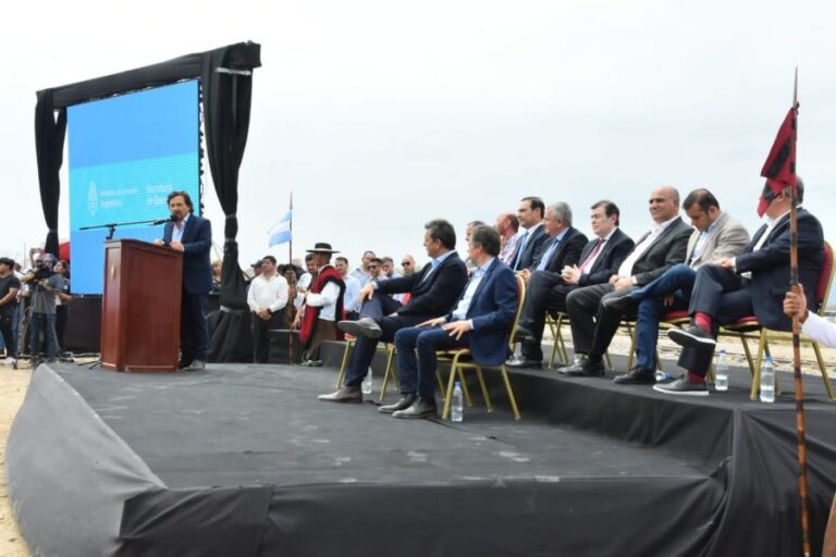 En Salta se firmó un histórico acuerdo para el Norte Grande: Se generarán 2500 MW de energías renovables