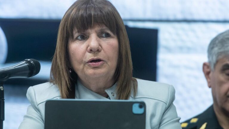 Bullrich afirma»Que Moyano los lleve a upa si quiere, nosotros vamos a cumplir el protocolo»