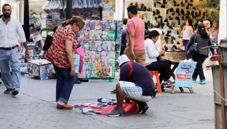 Los manteros volvieron a invadir las peatonales