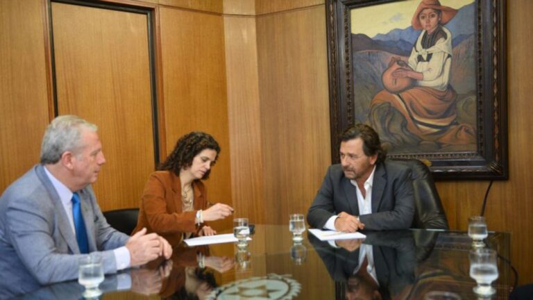 Sáenz se reunió con autoridades de la UNSa: “La educación y la salud pública no se negocian”