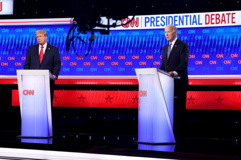 Biden pierde el hilo de sus pensamientos durante el debate con Trump