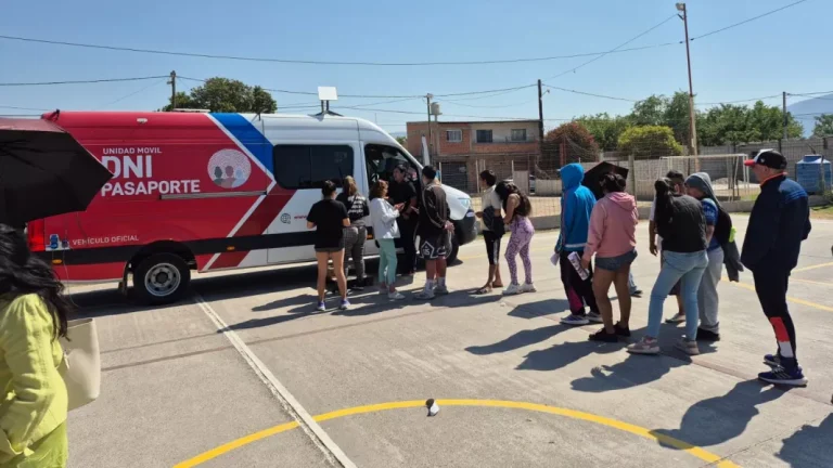 El móvil del Registro Civil llega a los barrios El Milagro, 20 de Febrero y San Benito