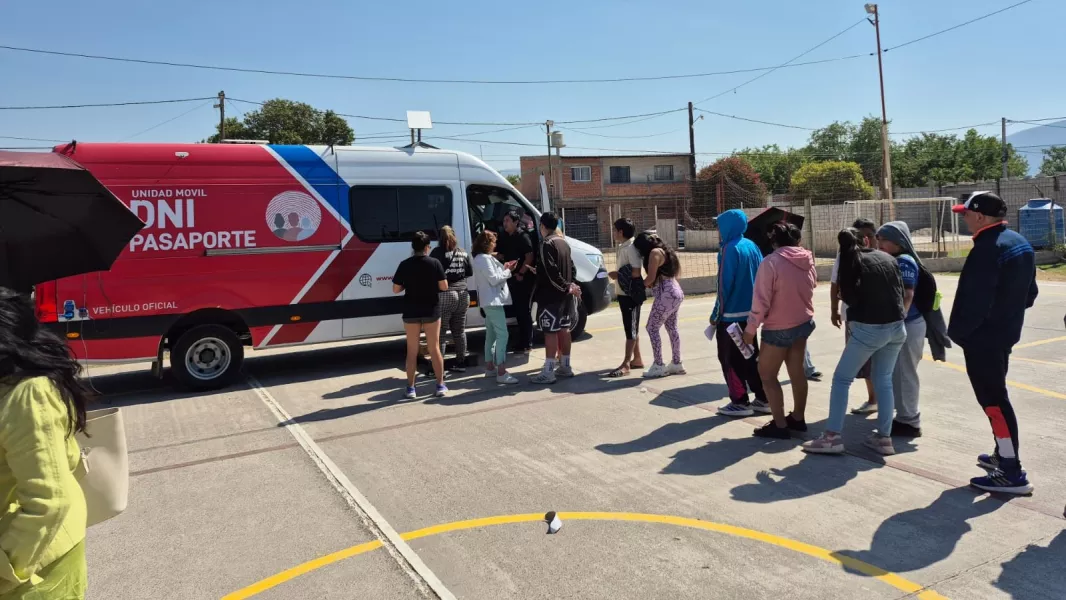 El móvil del Registro Civil llega a los barrios El Milagro, 20 de Febrero y San Benito